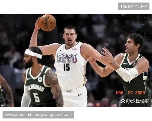 约基奇单手暴扣,掘金主场掌握节拍