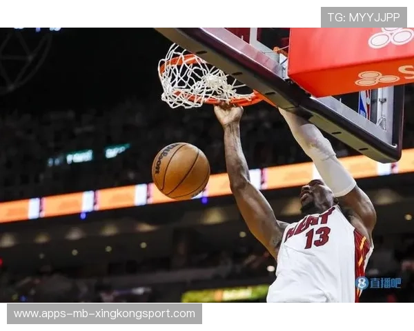 阿德巴约篮下强攻,热火攻防转换精准
