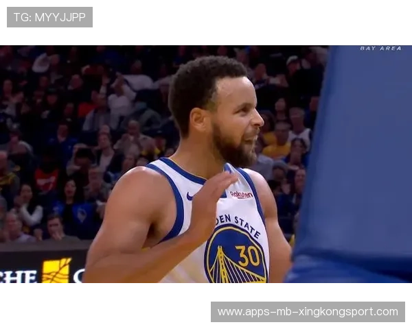 库里三分命中后怒吼庆祝，勇士再度领先